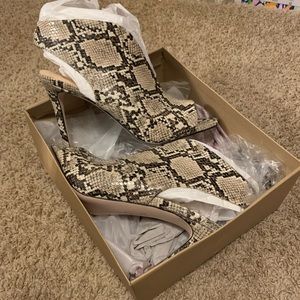 Jessica Simpson peep toe sandals